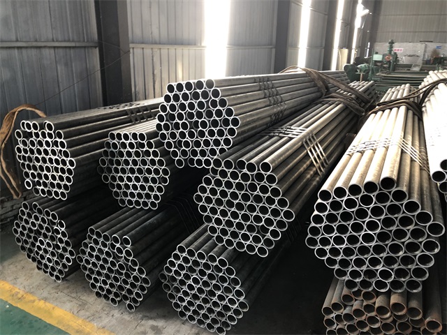 鹤岗小口径厚壁无缝钢管